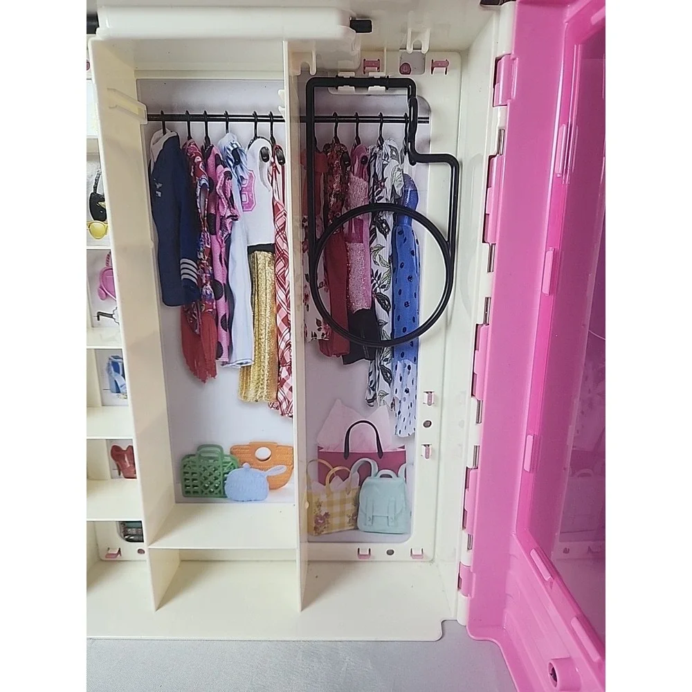 Barbie Pink Ultimate Closet Wardrobe  2018 Carrying Case Suitcase Portable 11x13